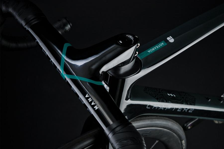 Chapter2 MANA2 Integrated Carbon Handlebar-Black/Aqua - D Byk Store