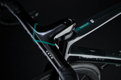 Chapter2 MANA2 Integrated Carbon Handlebar-Black/Aqua - D Byk Store