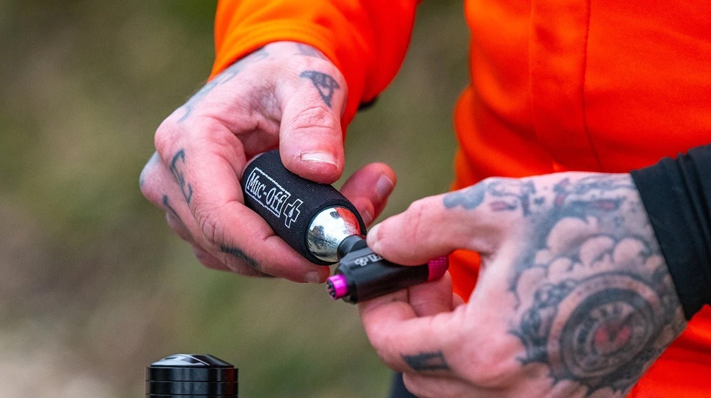 Muc off CO2 Inflator Kit - D Byk Store