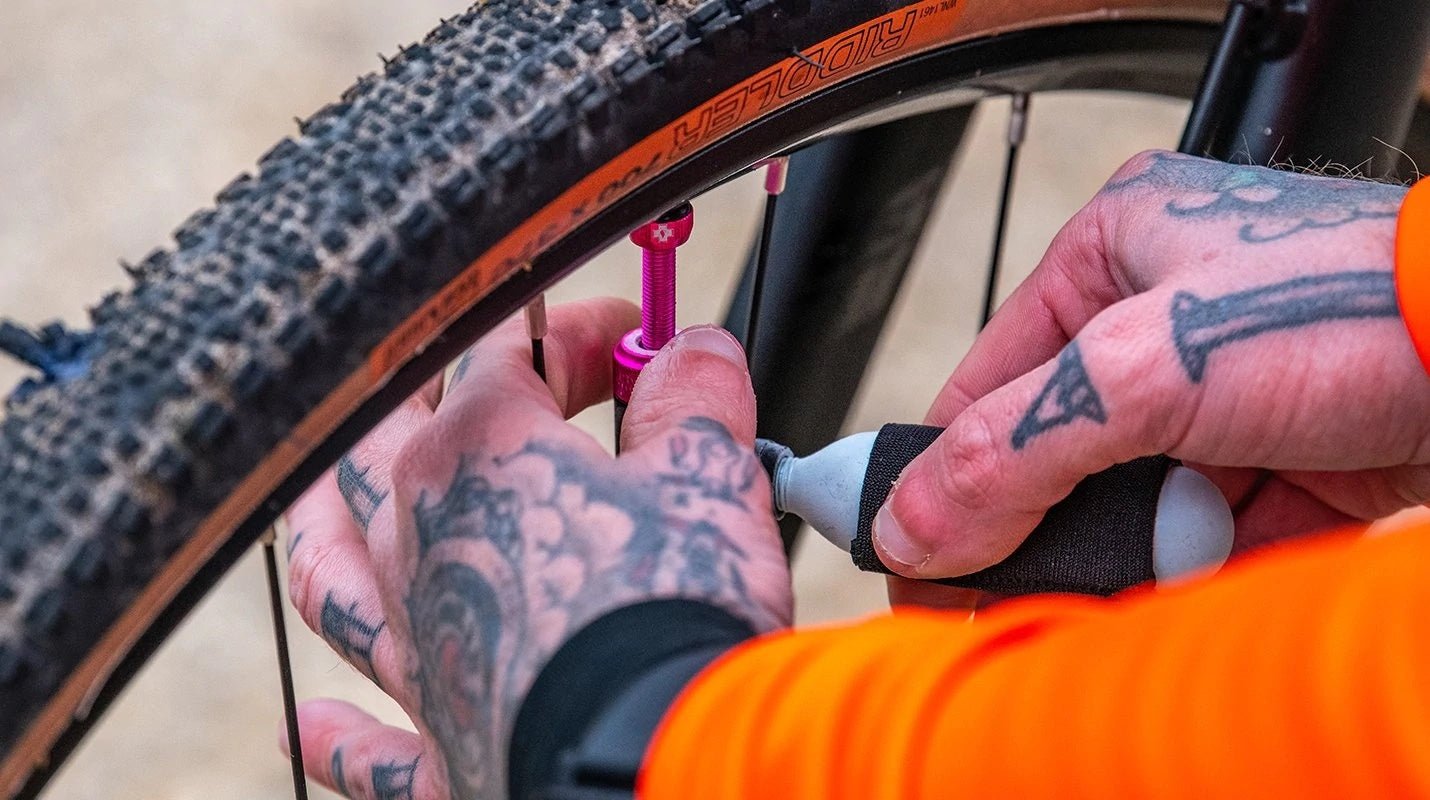 Muc off CO2 Inflator Kit - D Byk Store