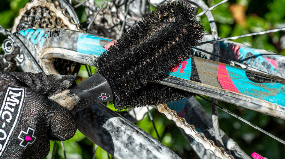 Muc off Two Prong Brush Set - D Byk Store