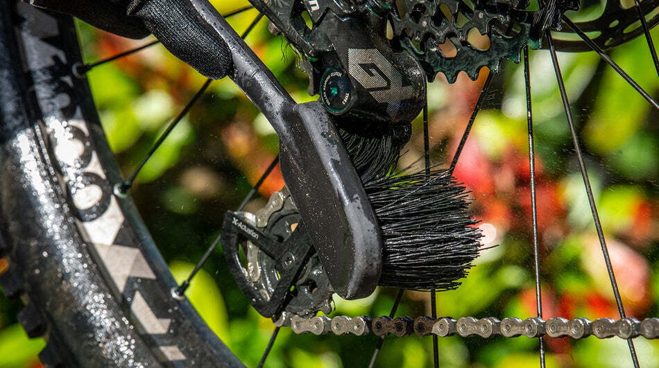 Muc off Tyre & Cassette Brush - D Byk Store
