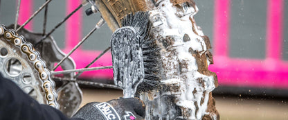 Muc off Tyre & Cassette Brush - D Byk Store