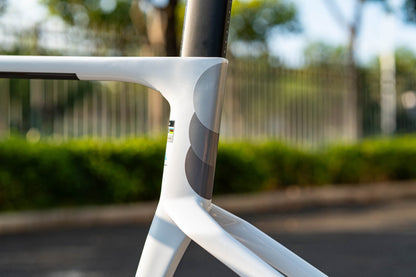 Quick Pro ER:ONE Aero Road Frameset with Handlebar (Starlight White) - D Byk Store