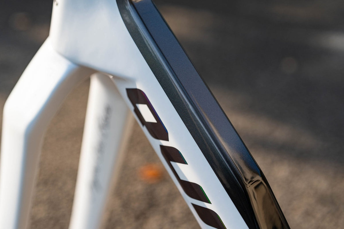 Quick Pro ER:ONE Aero Road Frameset with Handlebar (Starlight White) - D Byk Store