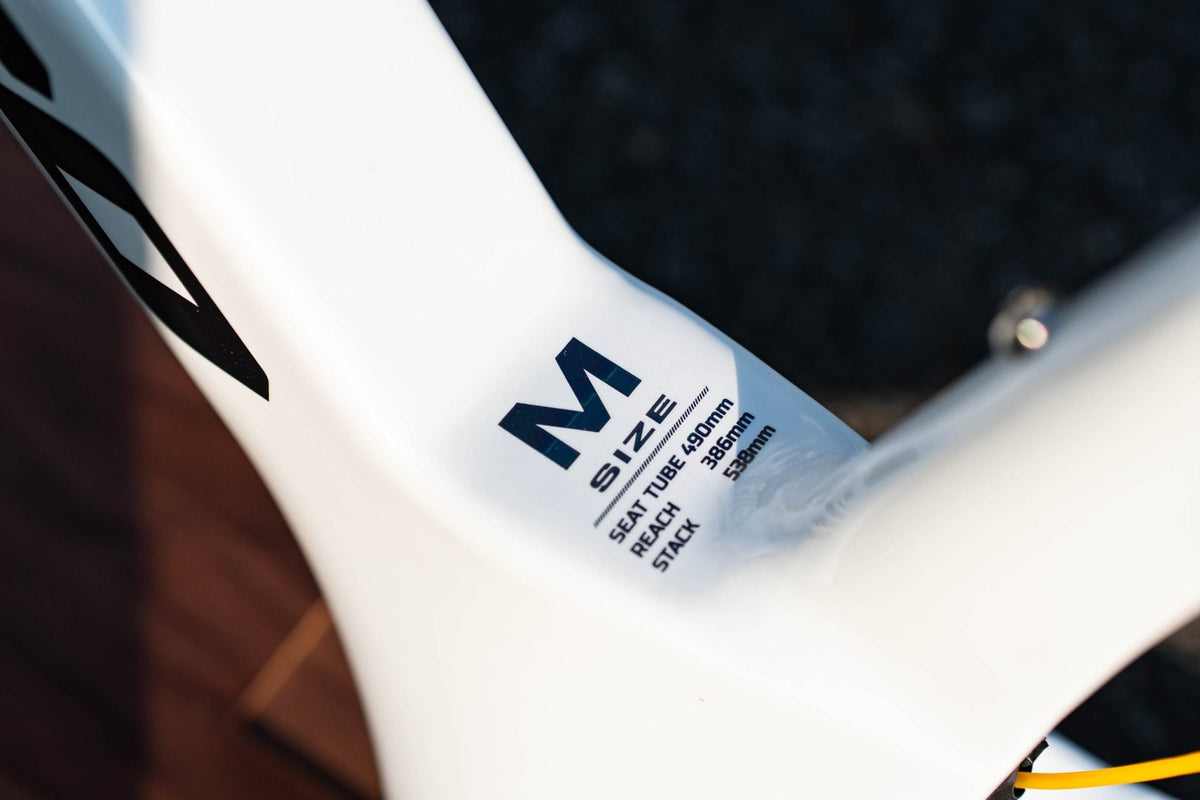 Quick Pro ER:ONE Aero Road Frameset with Handlebar (Starlight White) - D Byk Store