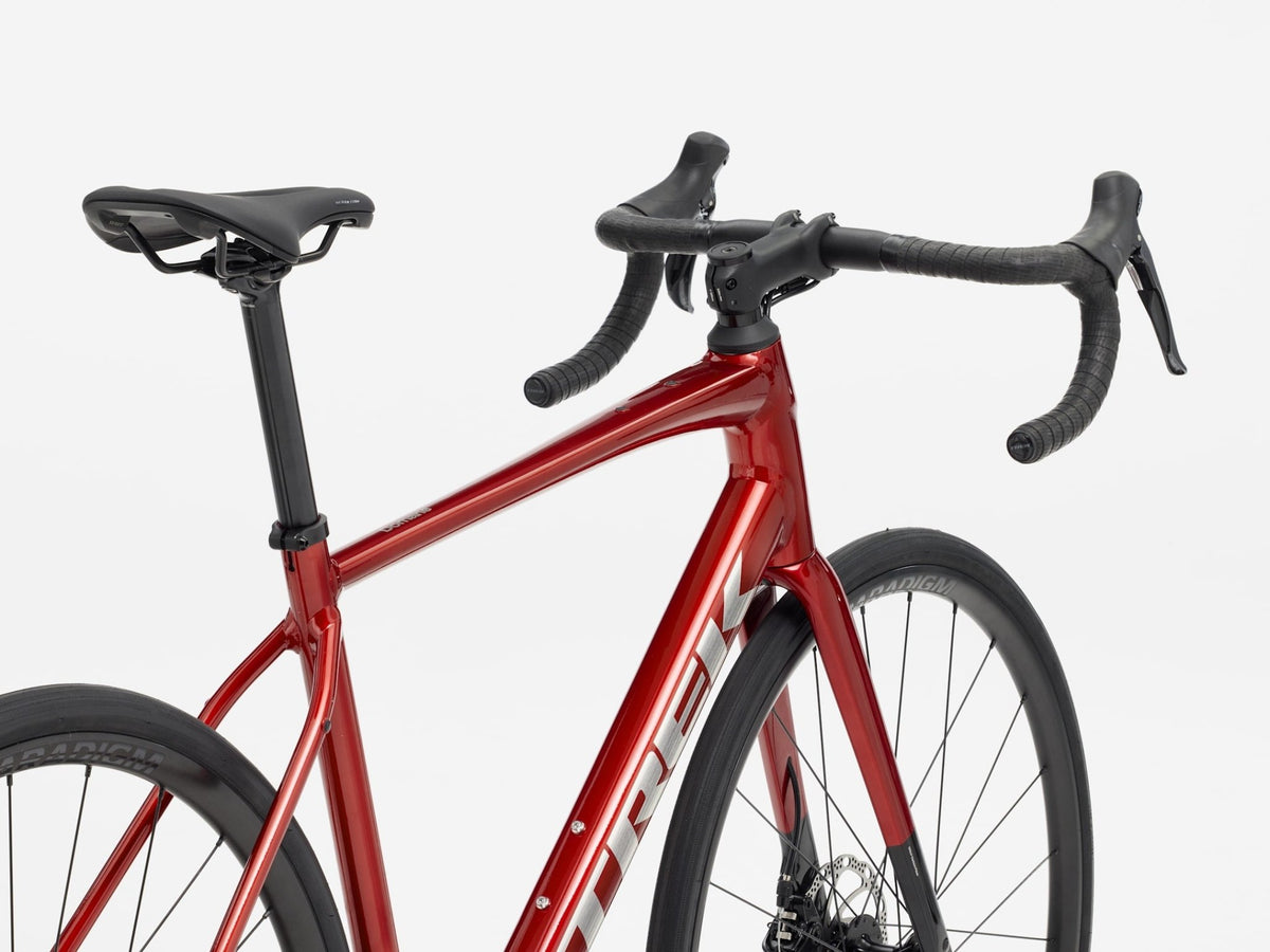 Trek Domane AL 2 Gen 4 2027 - Fury Red - D Byk Store