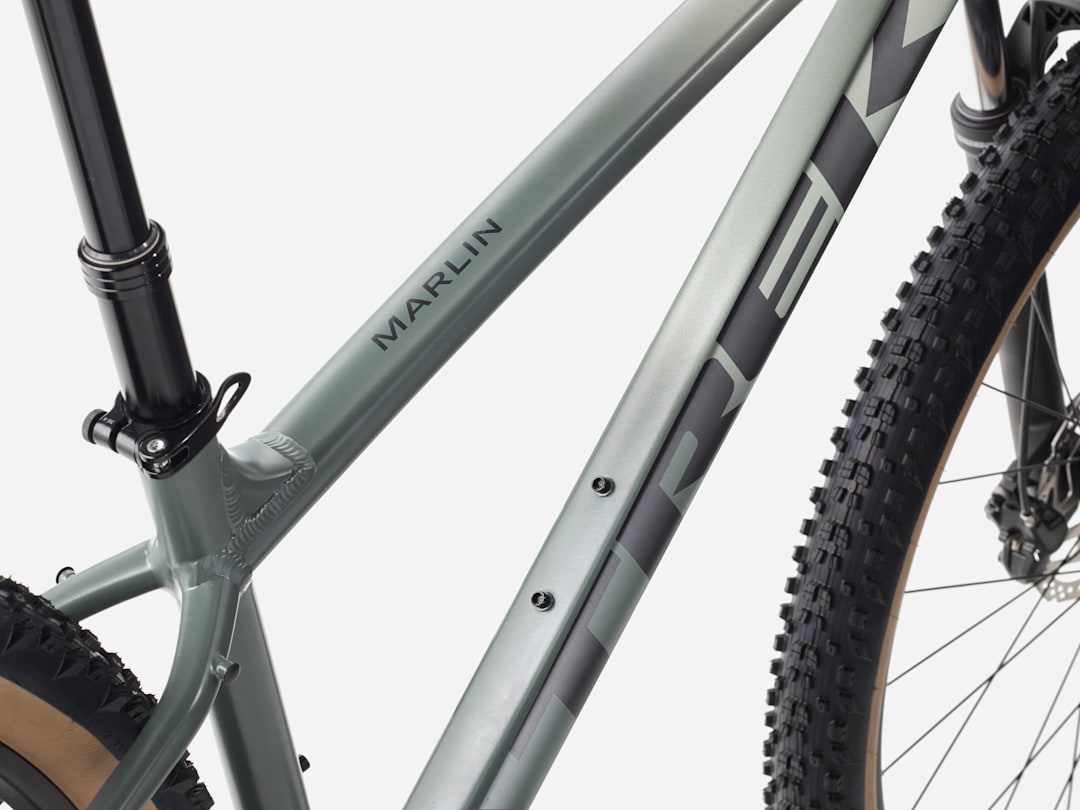 Trek Marlin 6 Gen 3 - Matte Lichen/Keswick Green Fade - D Byk Store